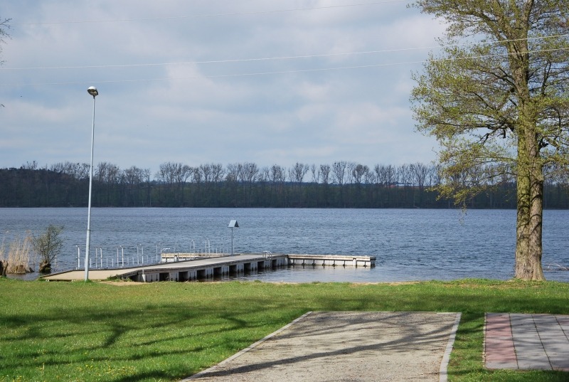 Rodzice alarmują. Kąpiel w tym jeziorze może być groźna dla zdrowia