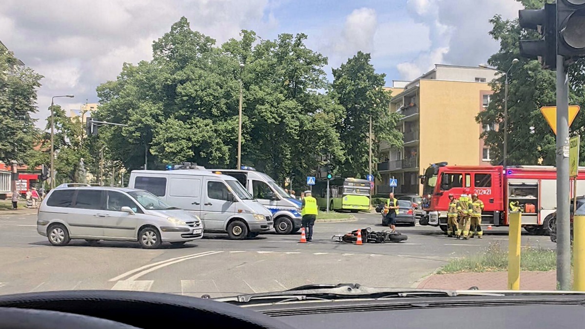 Zderzenie motocyklisty z BMW. Tworzą się korki