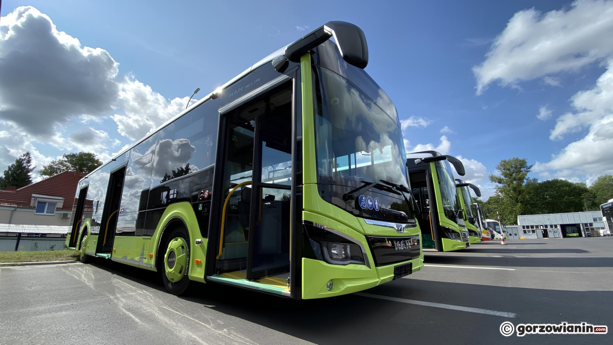 Dzieci nie mają jak dojechać rano do szkoły. Radna chce zmian w kursowaniu autobusów