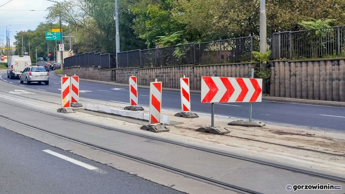 Przedłużone prace przy torowisku. Kursowanie tramwajów nadal zawieszone