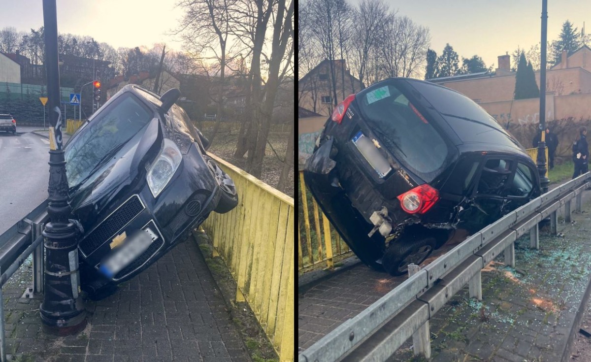 Kierująca chevroletem wjechała na chodnik między barierki