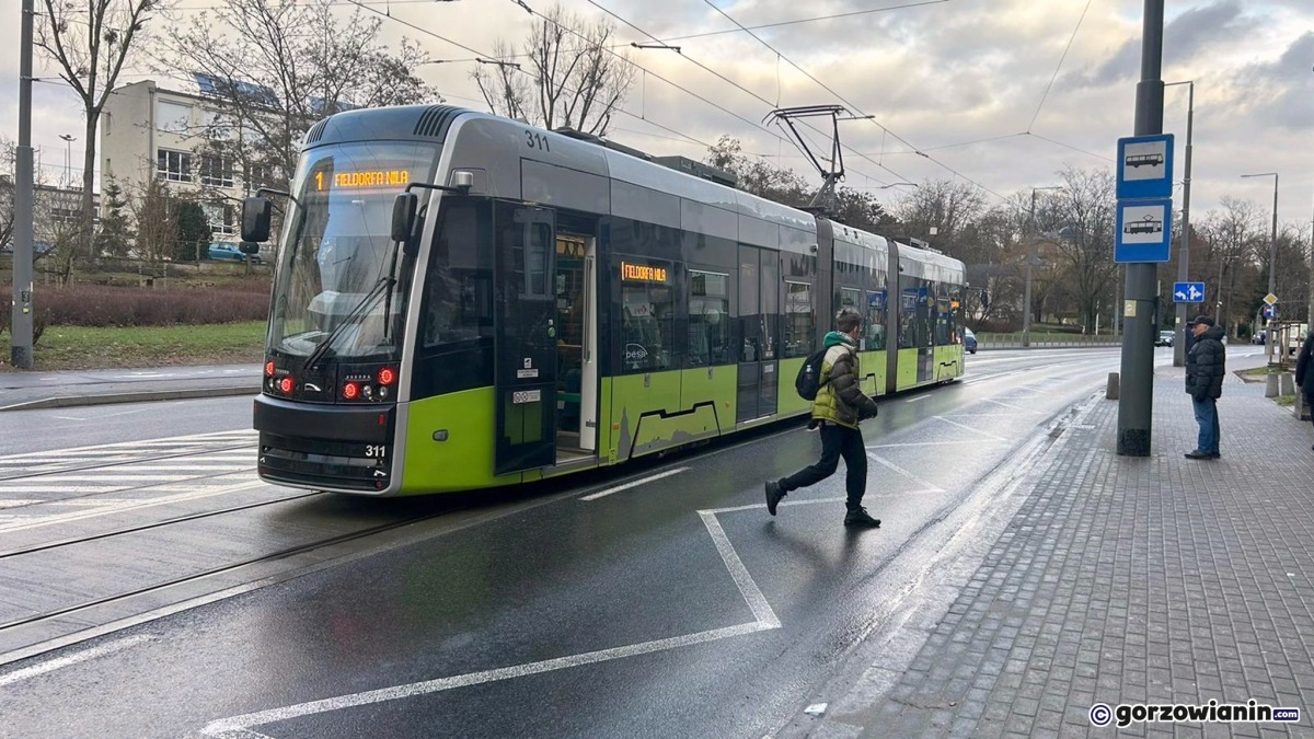 Gorzów: Kierowcy ignorują nowy przystanek. Dochodzi do niebezpiecznych sytuacji