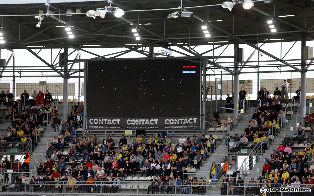 Nowe telebimy na stadionie żużlowym w Gorzowie. Obecne są w fatalnym stanie