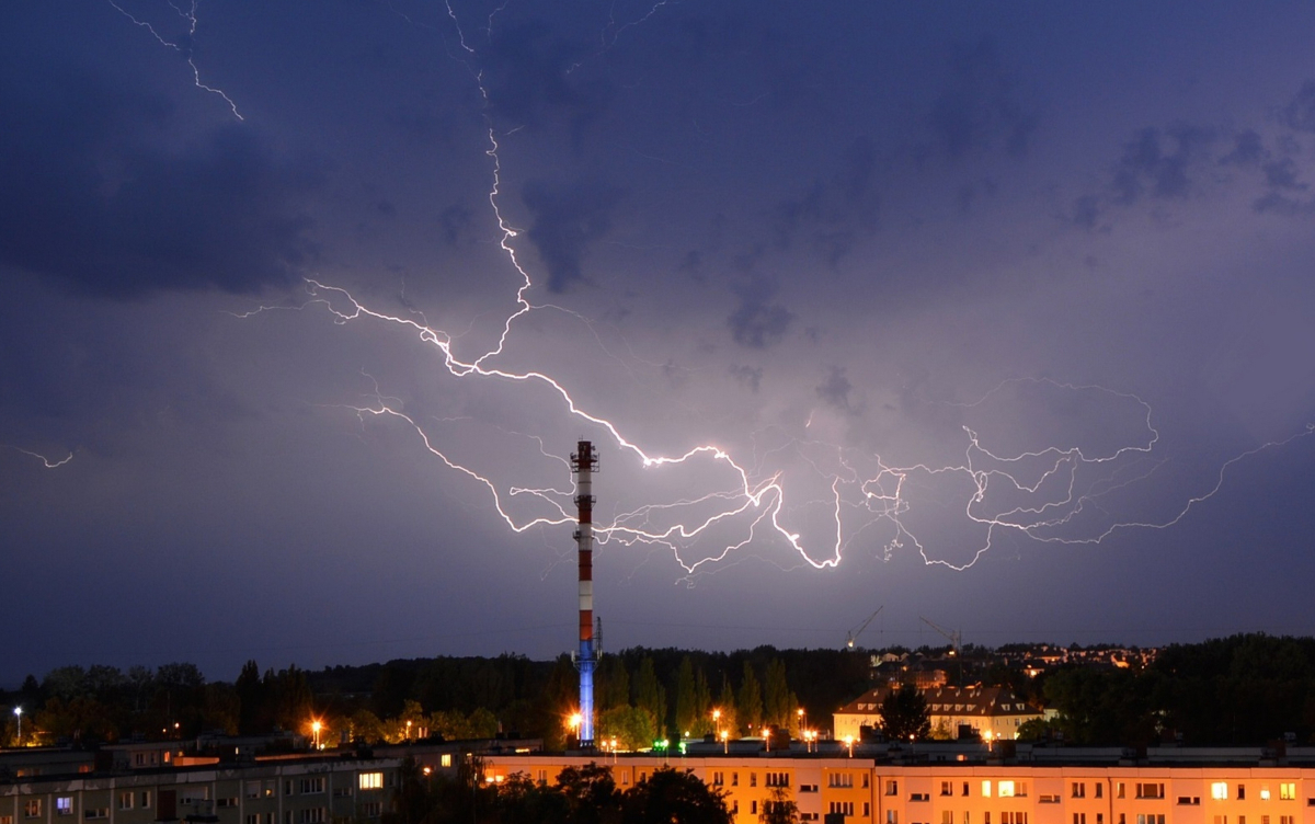 Alert RCB. Mieszkańcy dostają ostrzeżenia o burzach i gradobiciu w Gorzowie