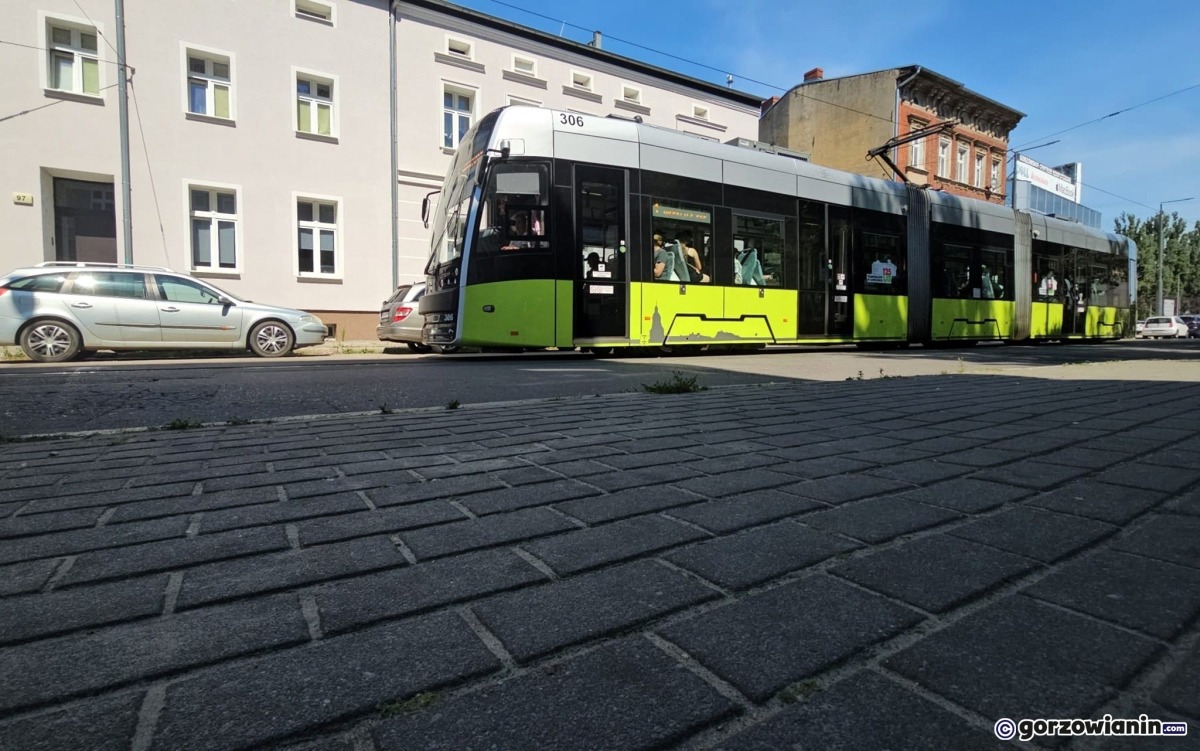 Mieszkaniec skarży się na uszkodzone torowisko i „stukot” tramwajów