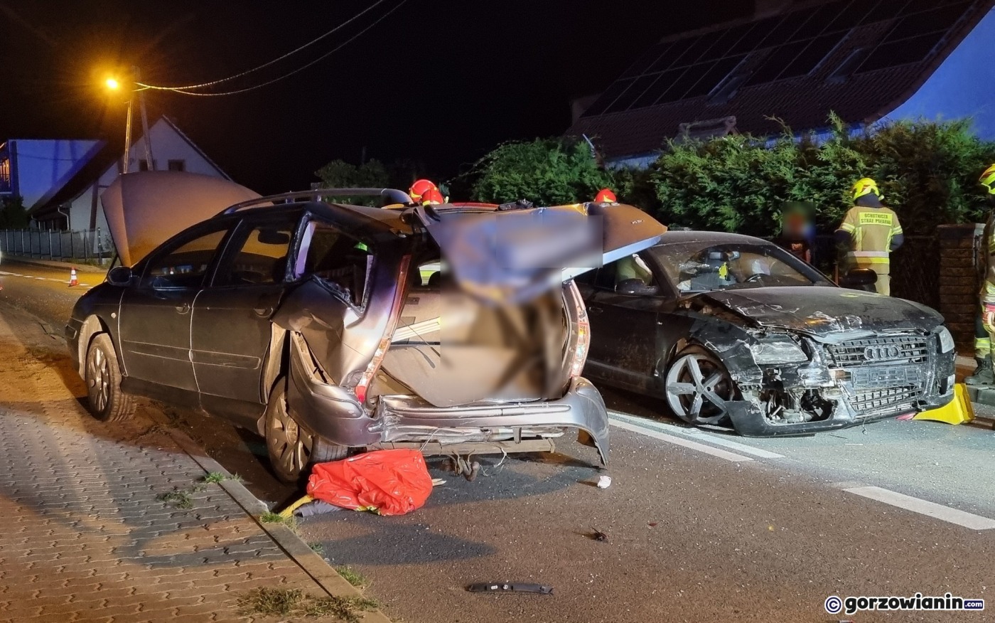 Zderzenie audi i citroena. Jedna osoba poszkodowana