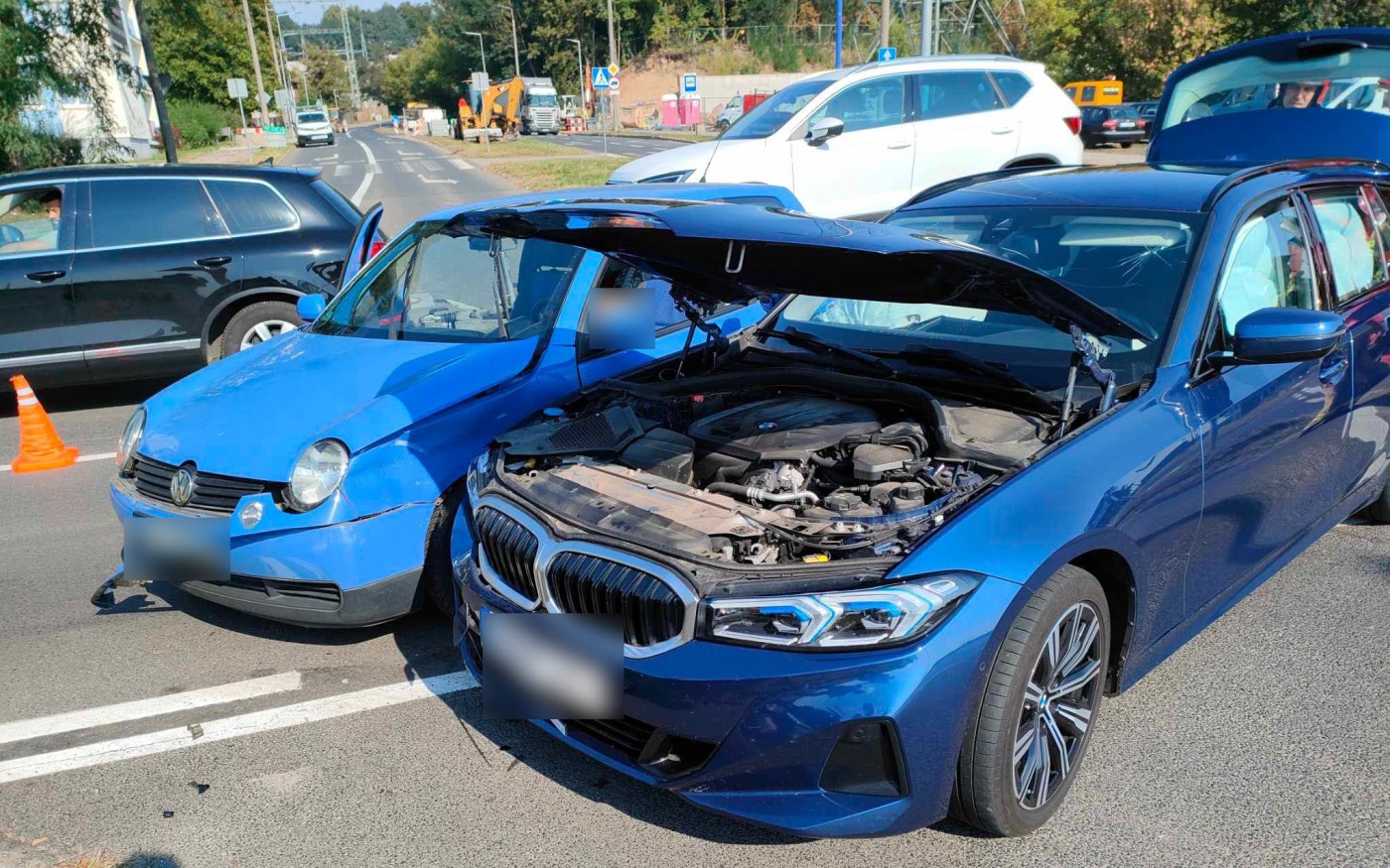 Wymuszenie pierwszeństwa. Volkswagen zderzył się z BMW