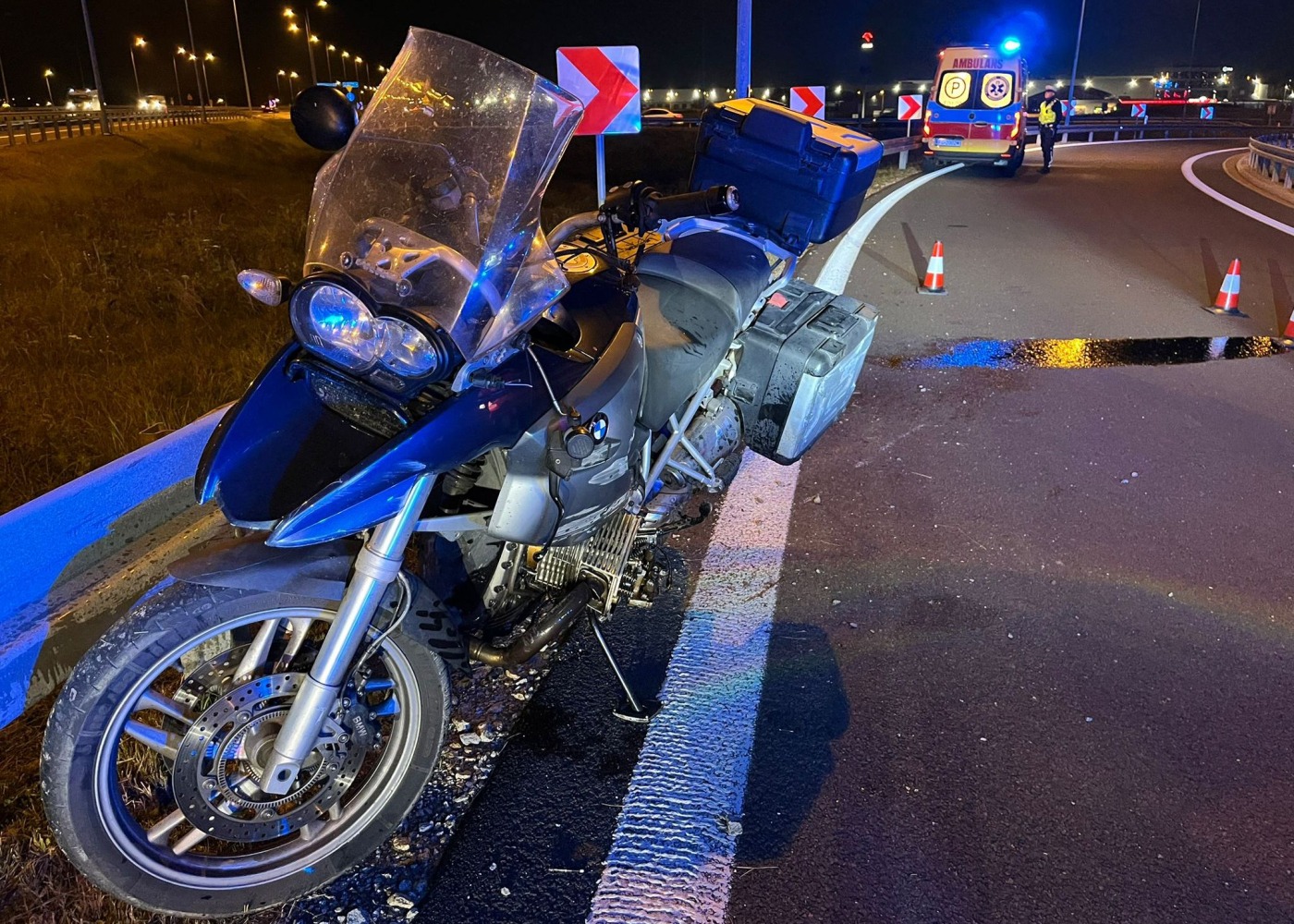 Gorzów: Motocyklista uderzył w barierki na węźle S3 