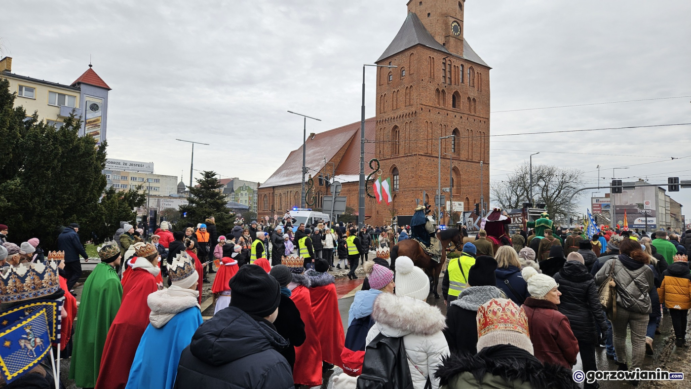 Prawdziwe tłumy mieszkańców wzięły udział w Orszaku Trzech Króli w Gorzowie