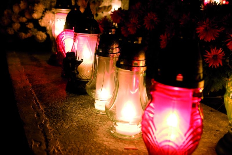 Dbajmy o swoje bezpieczeństwo na cmentarzach