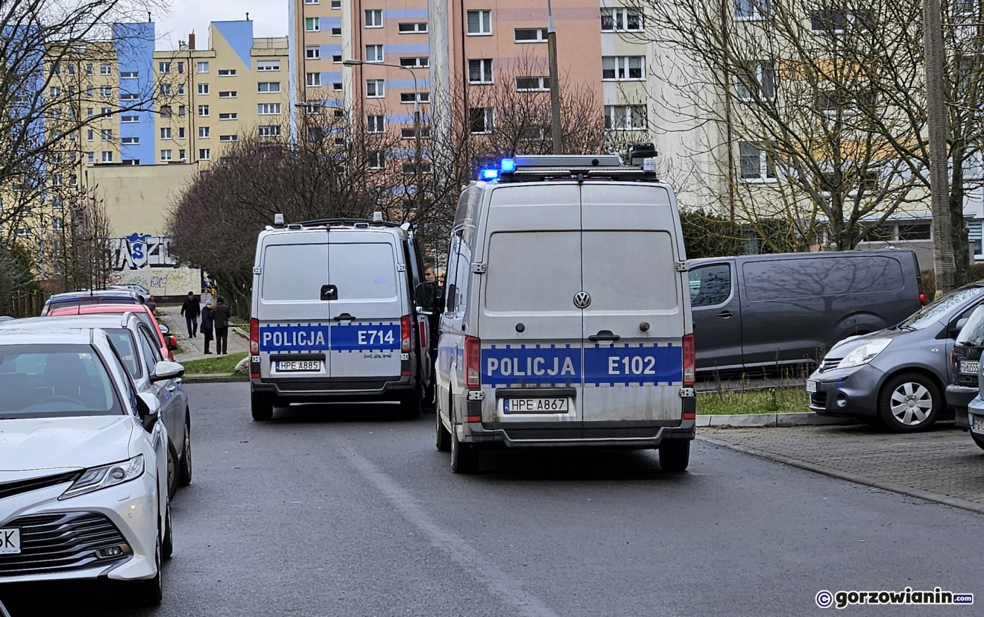 Pijany kierowca fiata spowodował kolizję i uciekł. Miał 2 promile alkoholu