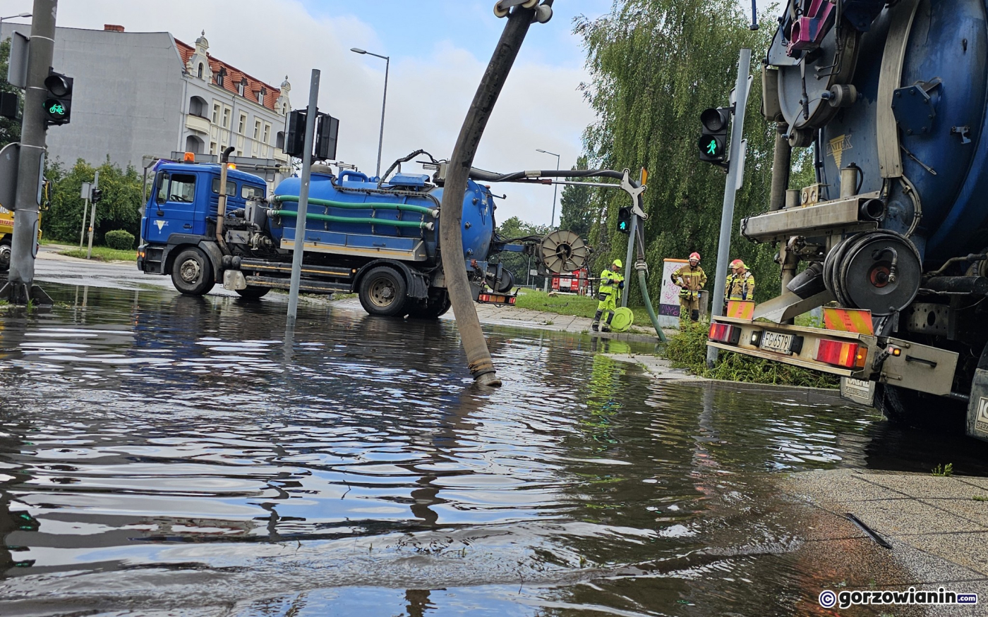 Miasto nie planuje inwestycji na zalewanym skrzyżowaniu. „System odwodnienia jest przeciążony”
