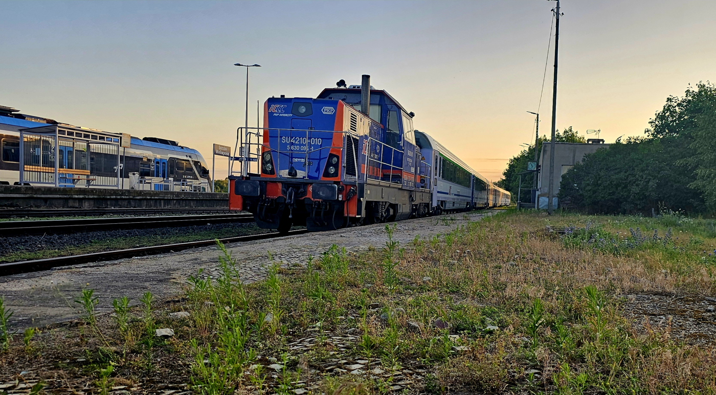 Fact-checking: obiecują elektryfikację. Fakty mówią: nie teraz