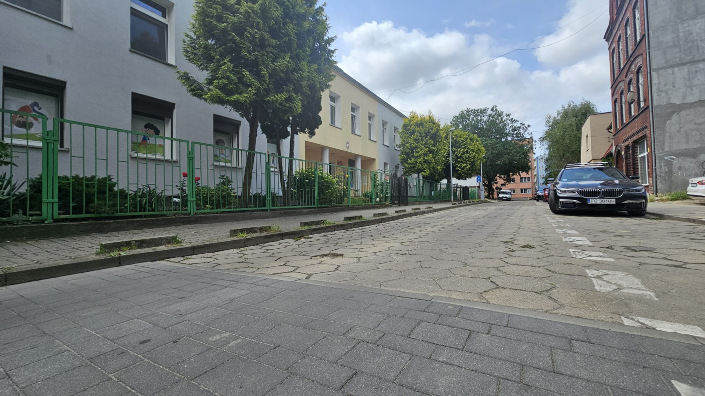 Mieszkańcy centrum mają dość wandali i śmieci. Miasto: będą patrole