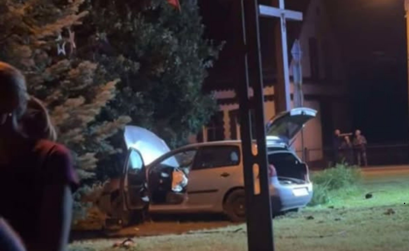 Pijany kierowca volkswagena ściął słup i wjechał w krzaki