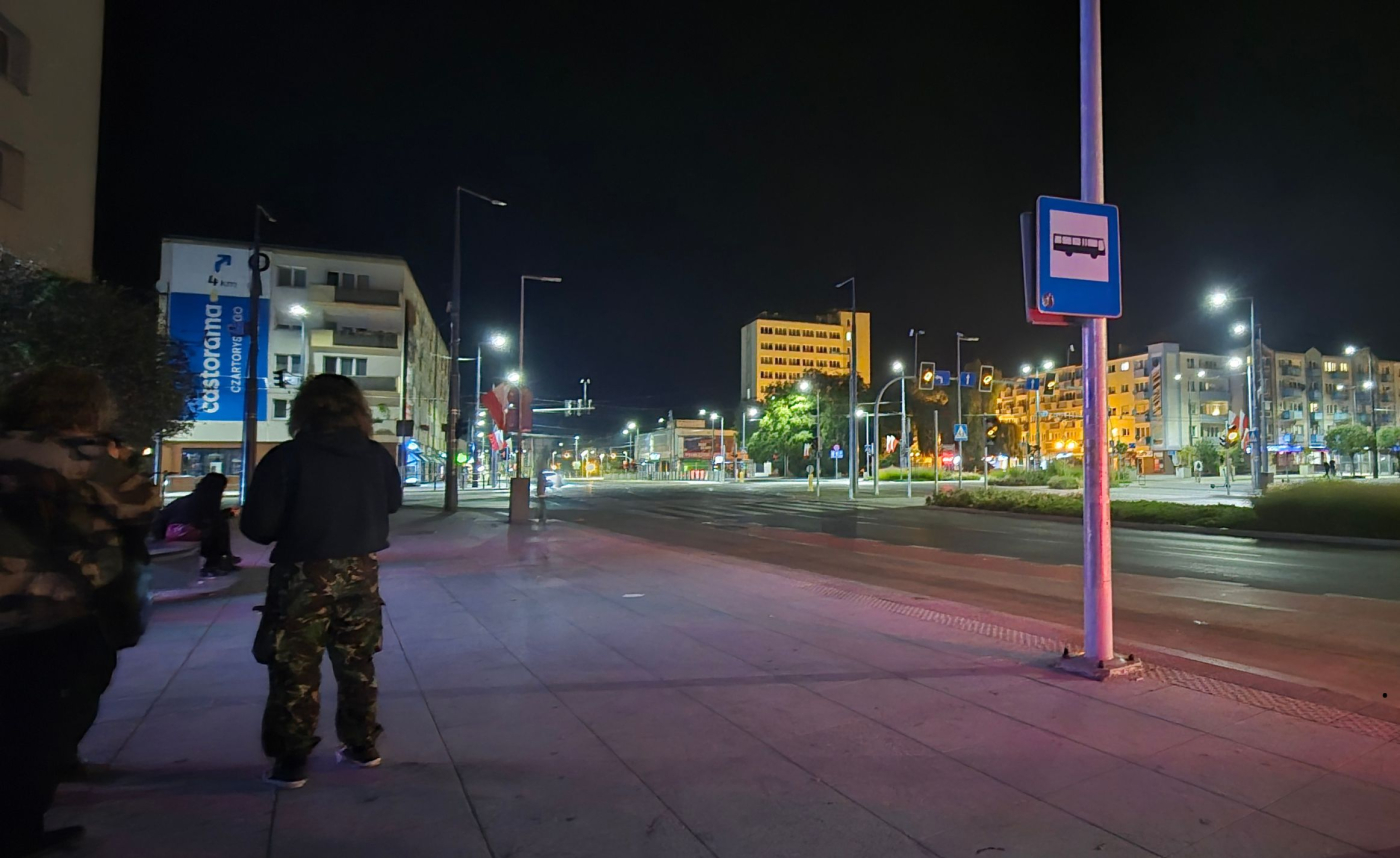 Przystanek przy katedrze tonie w ciemnościach. Miasto: Doszło do awarii