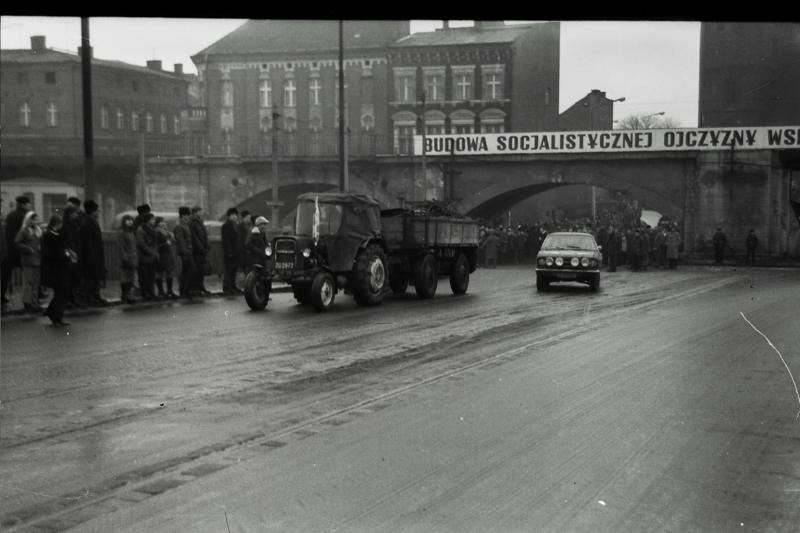 Wspaniali mężczyźni we wspaniałych maszynach