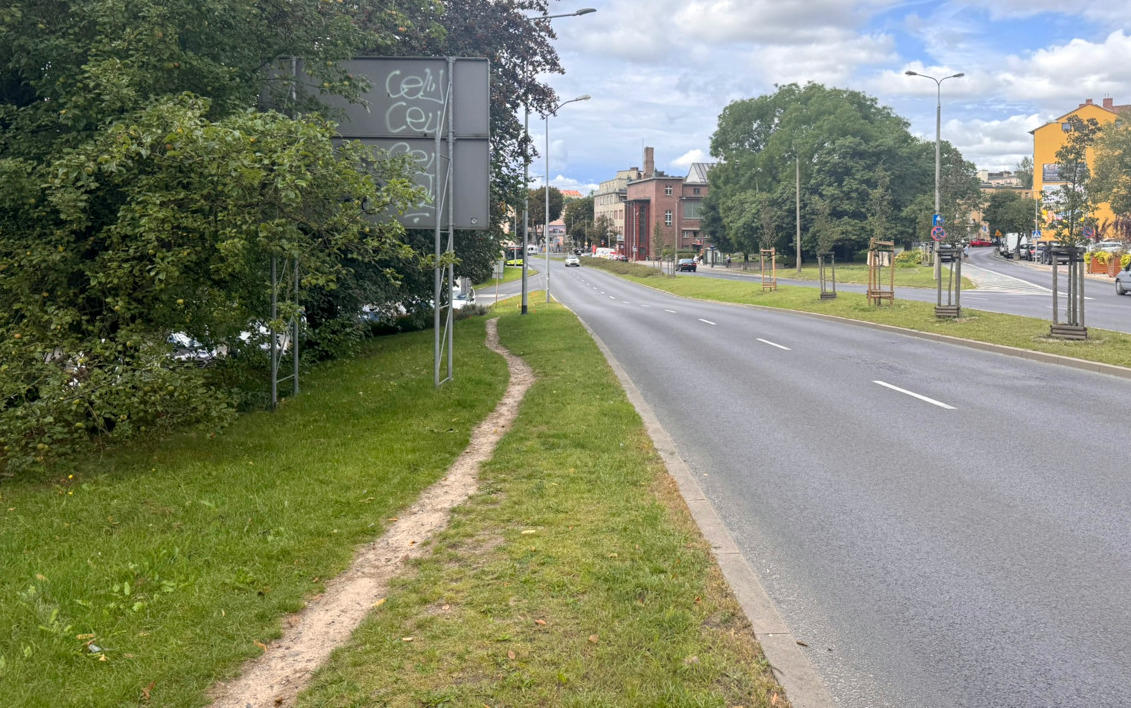 Koniec z deptaniem na skróty. Na Jagiełły rusza budowa ścieżki rowerowej