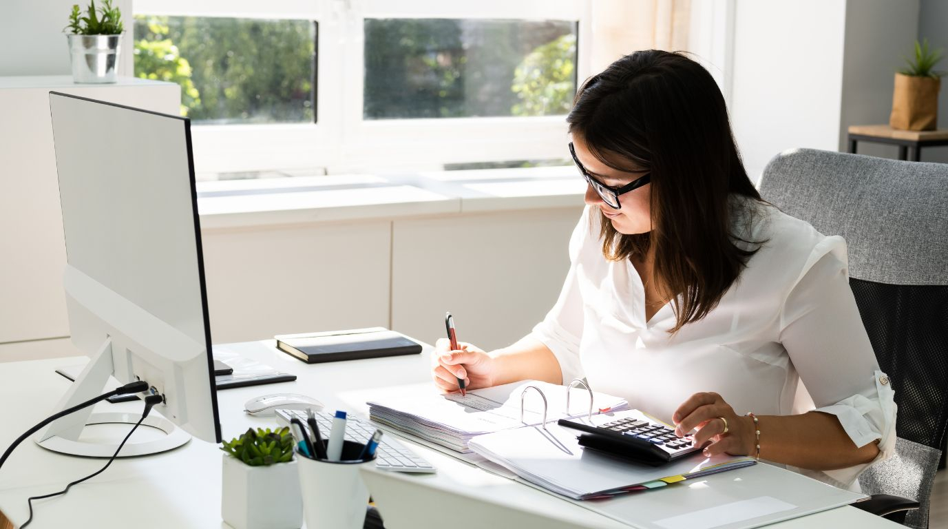 Szybszy onboarding w bankowości: jak skrócić wdrożenie nowych doradców