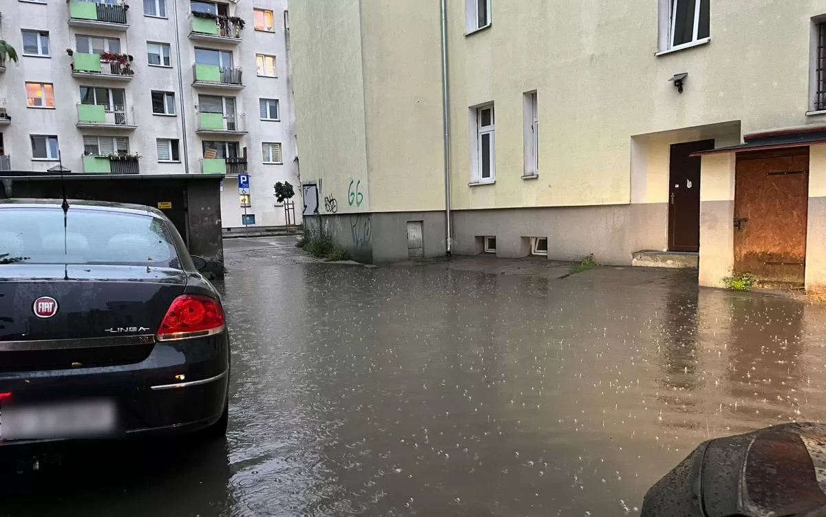 Co dalej z zalewanym podwórkiem w Gorzowie? Przetarg został unieważniony