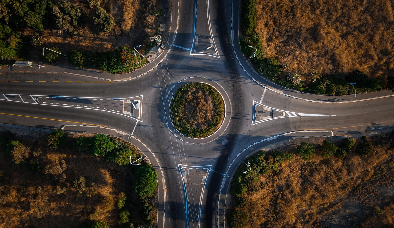 Rodzaje rond w Polsce - czym się różnią i jak prawidłowo po nich jeździć?