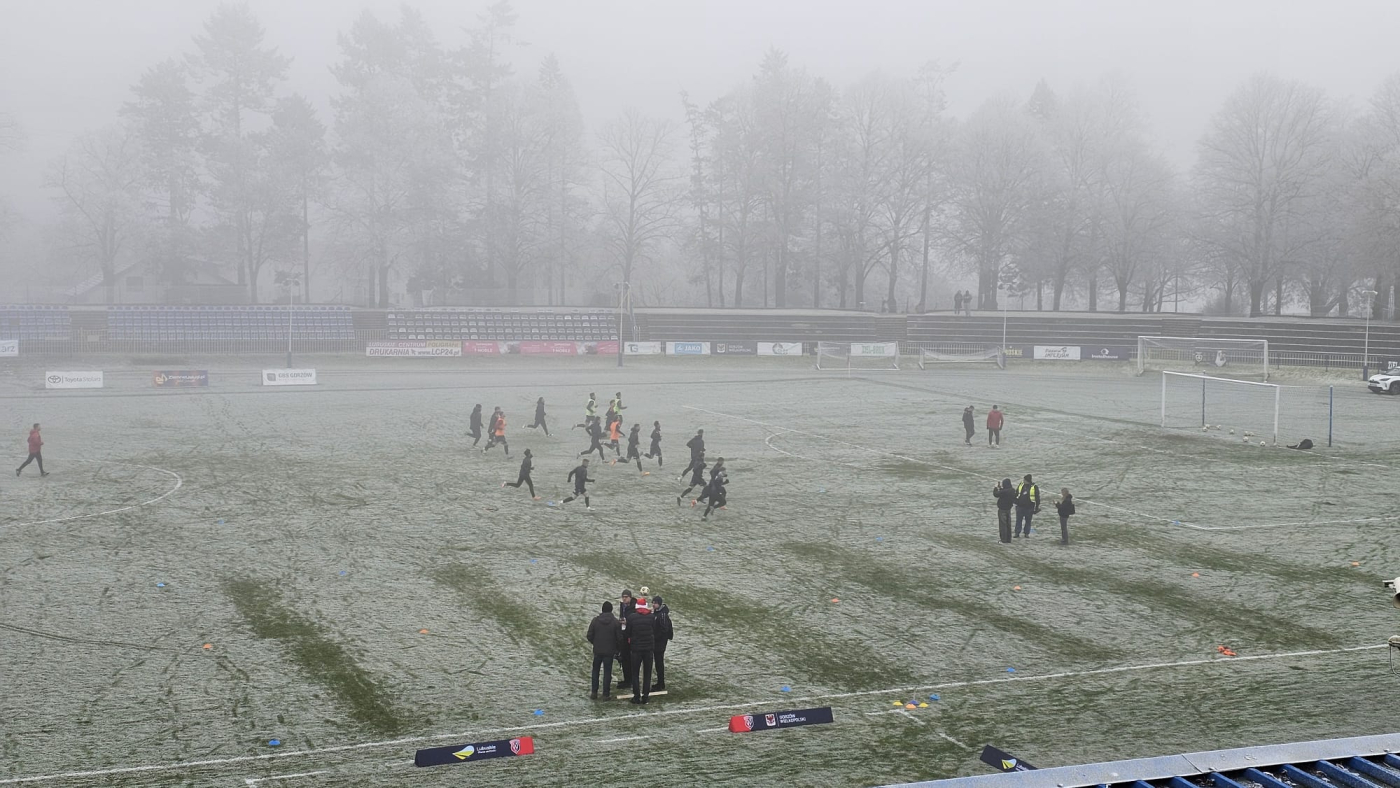 Mecz Warty Gorzów został odwołany. Zamarznięta murawa uniemożliwiła grę
