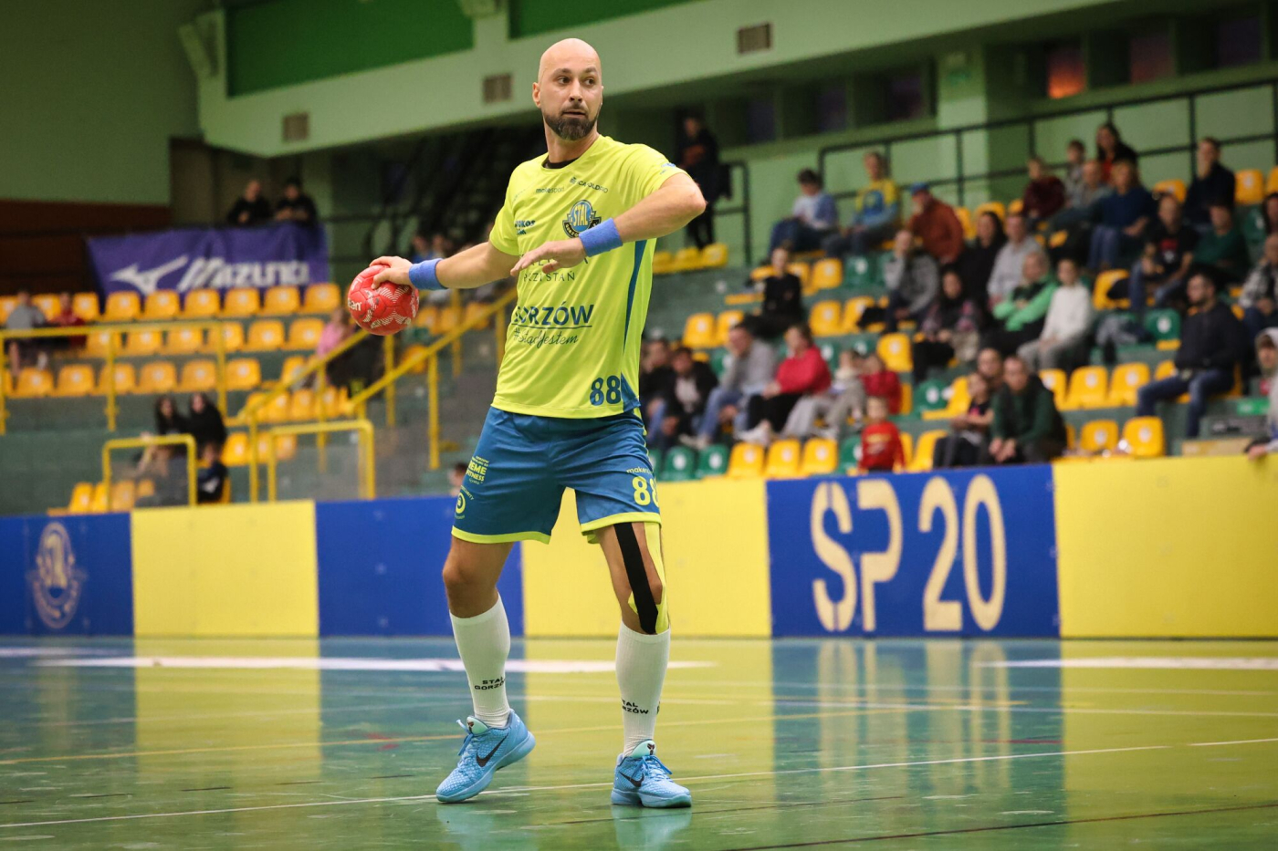 Jedna kontra, jeden strzał i cisza na hali. Stal wygrała w Białej Podlaskiej