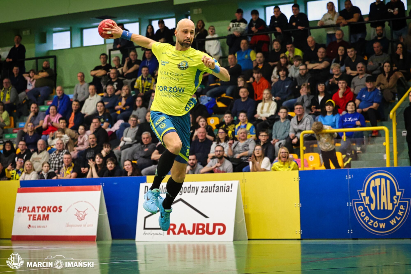 Piłkarze ręczni Stali Gorzów podczas meczu 19. kolejki Ligi Centralnej z Padwą Zamość w hali SP 20 w Gorzowie