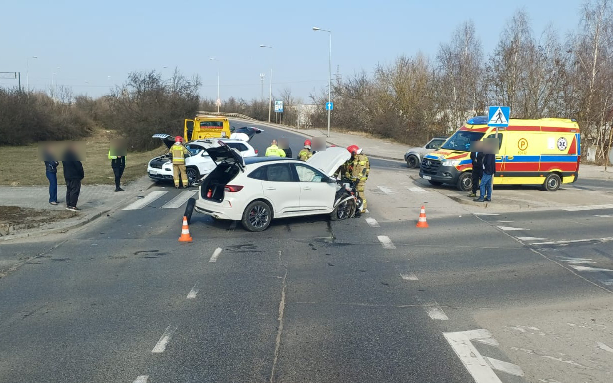 wypadek rondo Kasprzaka Gorzów zderzenie Jeepa i Forda