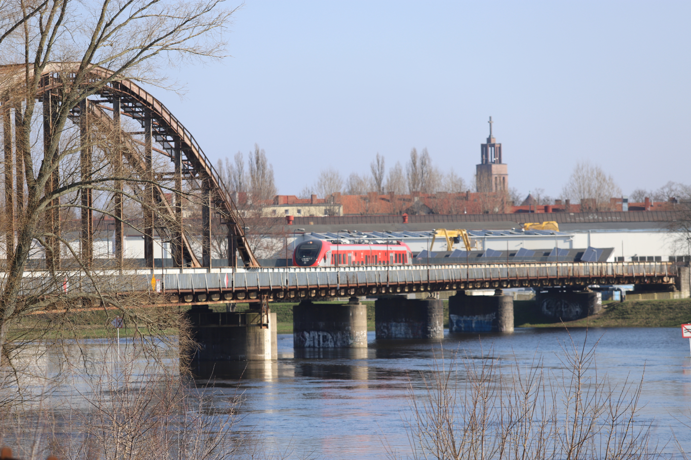 Most na Warcie Gorzów - kładka przy ul. Fabrycznej zamknięta od 2012 roku