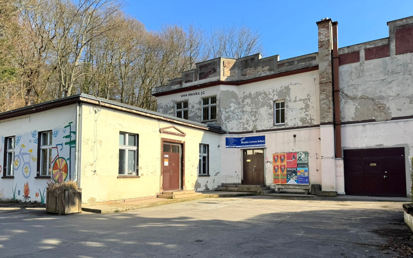 Dawny budynek Miejskiego Centrum Kultury przy ul. Drzymały w Gorzowie wyceniony w operacie szacunkowym na 1,6 mln zł. Widok na elewację budynku