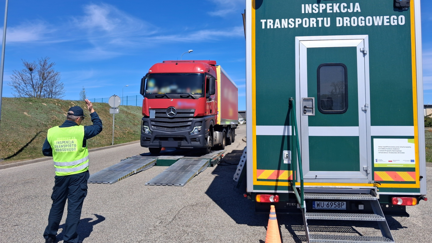 kontrola ciężarówek przez Wojewódzki Inspektorat Transportu Drogowego w Gorzowie stan techniczny pojazdów dowożących towar do marketów kwiecień 2026