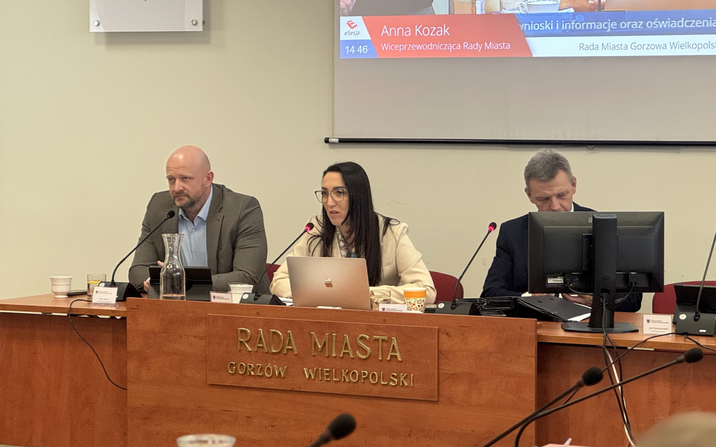 Wiceprzewodnicząca Anna Kozak podczas Sesji Rady Miasta Gorzowa. Koalicja Obywatelska zapowiada jej odwołanie na sesji 26 maja.