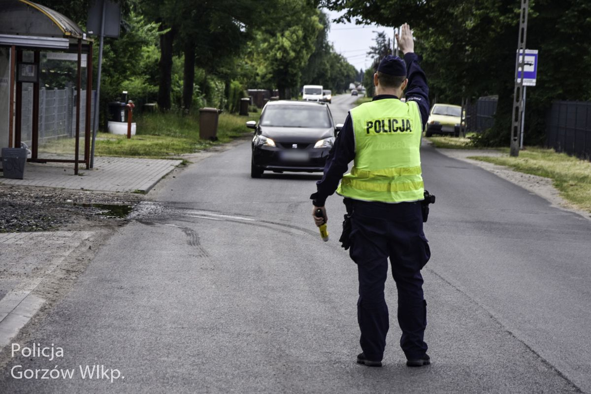 Akcja trzeźwy poranek na rondzie Poznańskim w Gorzowie kontrola trzeźwości policja drogówka