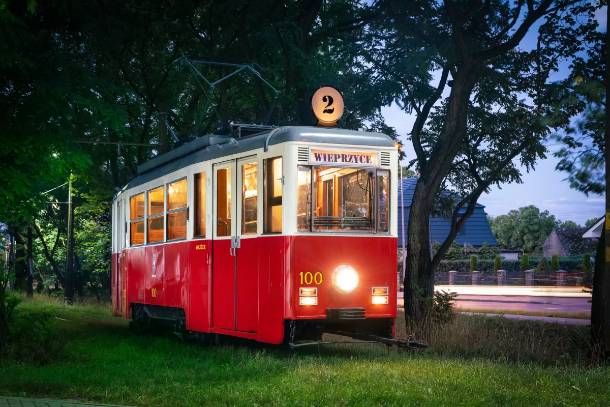 Zabytkowy tramwaj Konstal 105Na i wagon typu 4N na torach darmowa linia Lato w Gorzowie MZK Gorzów