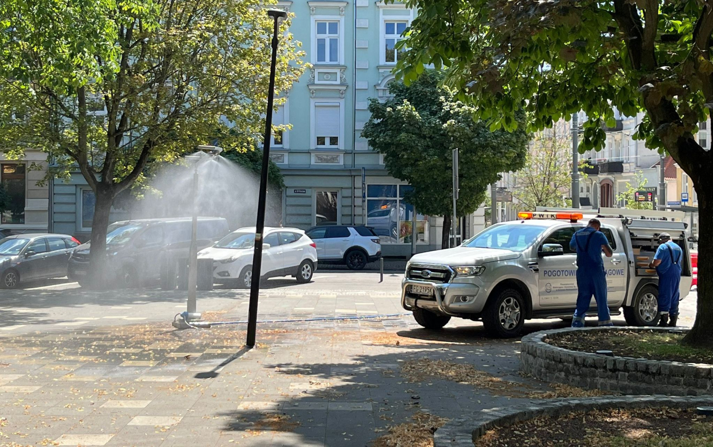 kurtyny wodne w Gorzowie chłodzą mieszkańców podczas fali ekstremalnych upałów na Kwadracie