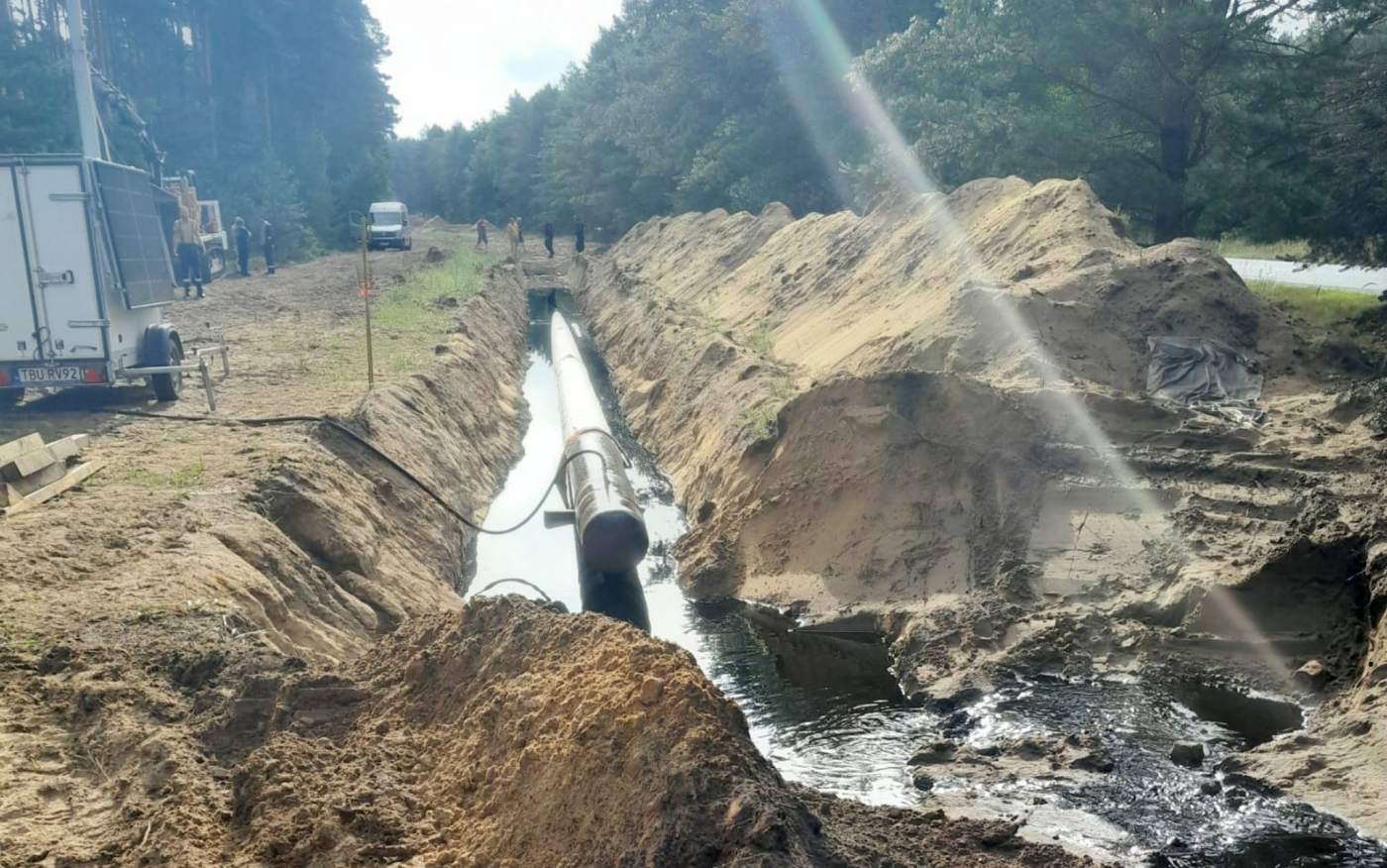 Awaria rurociągu z ropą w miejscowości Brzeźno gmina Lubiszyn straż pożarna Gorzów