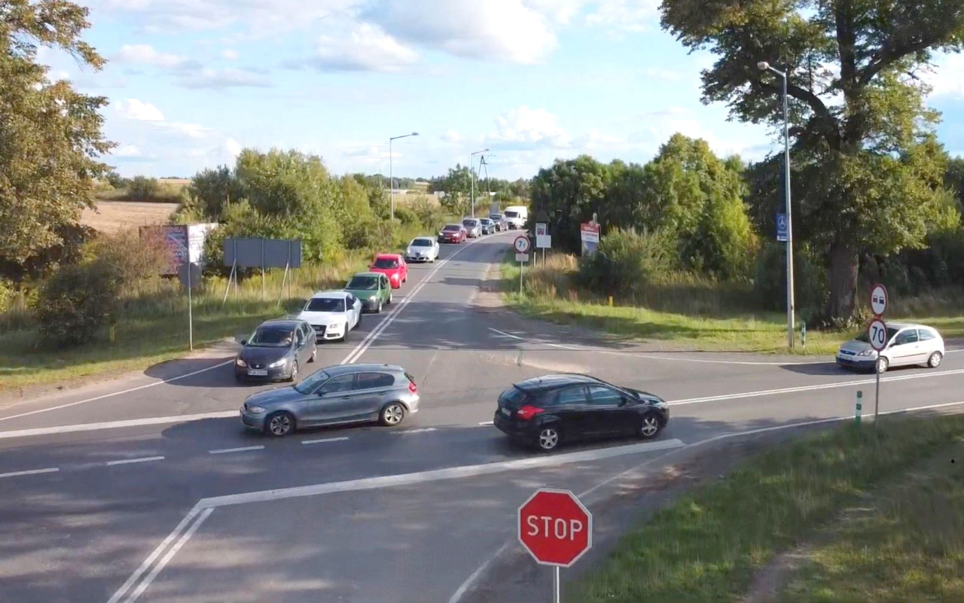 Skrzyżowanie DK22 z drogą na Wawrów i Wojcieszyce planowana budowa ronda Gorzów