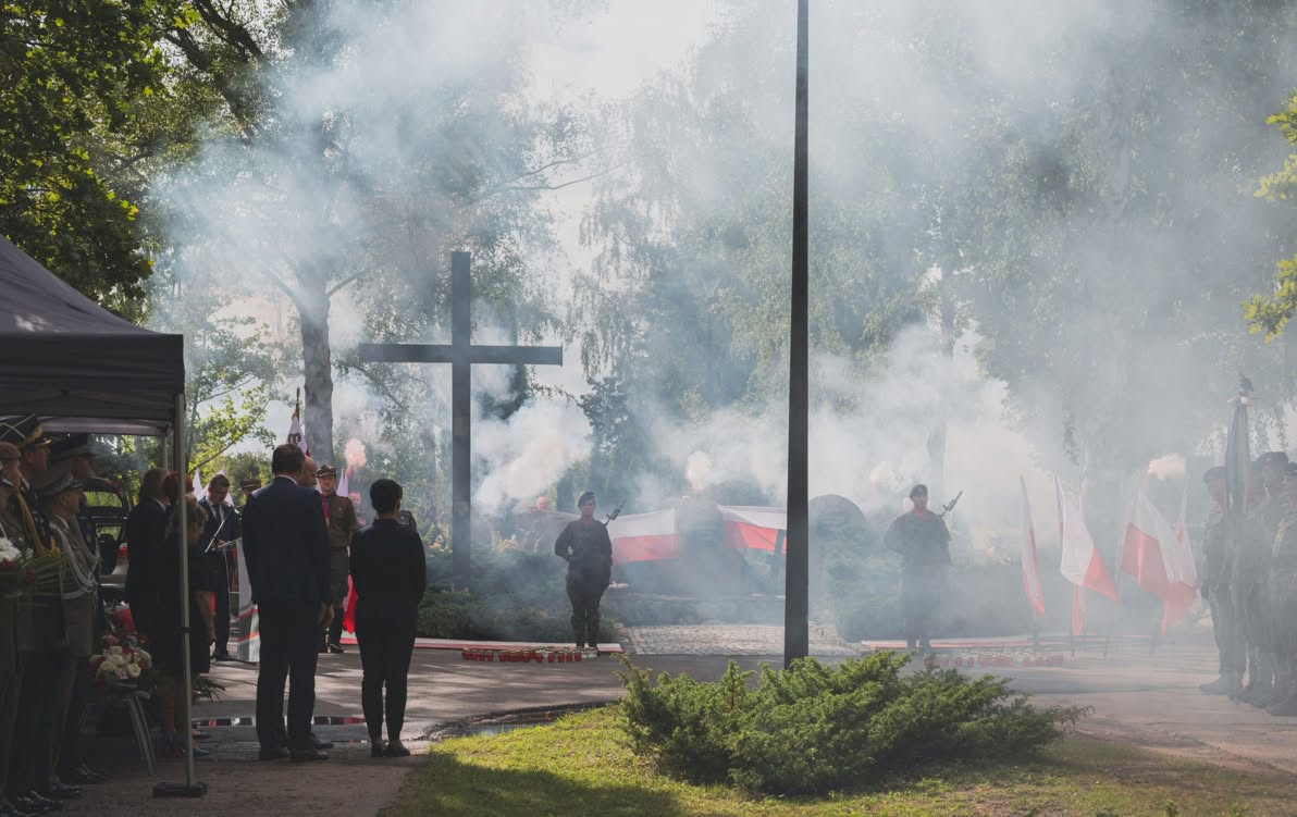 syreny alarmowe godzina w gorzow obchody 82 rocznicy wybuchu powstania warszawskiego pomnik armii krajowej ulica zwirowa