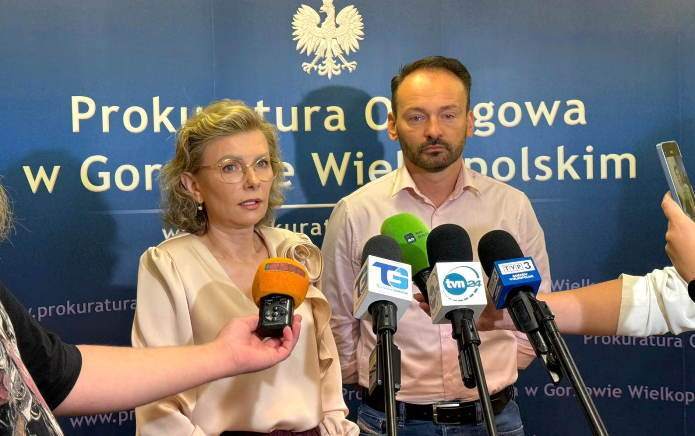 akt oskarżenia dla nauczyciela i fotografa za wykorzystywanie seksualne ośmiu nastolatek prokuratura rejonowa sad rejonowy gorzów