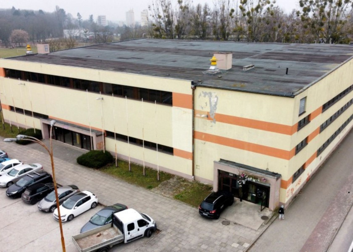 hala sportowa zstio gorzów pozwolenie na budowę montaż fotowoltaiki dostosowanie do potrzeb niepełnosprawnych
