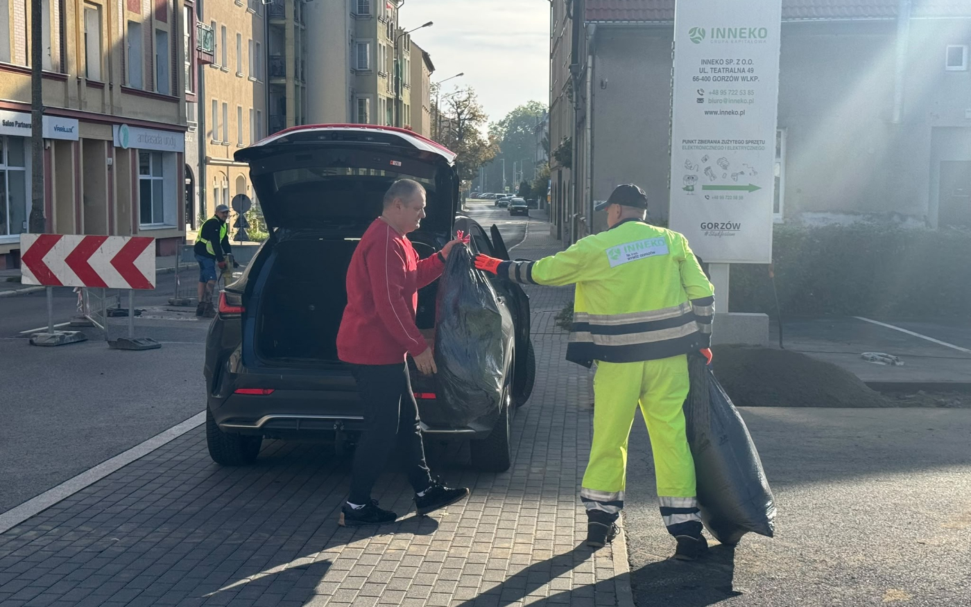 mobilna zbiórka tekstyliów Gorzów oddano prawie 6 ton starej odzieży Inneko