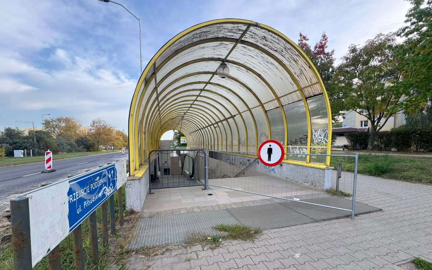 zamkniete przejscie podziemne ulica pilsudskiego remont chodnikow gorzow