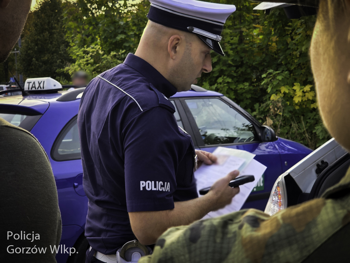wspólna kontrola policji itd i straży granicznej ponad 100 taksówek przewozy na aplikację zatrzymane dowody rejestracyjne Gorzów