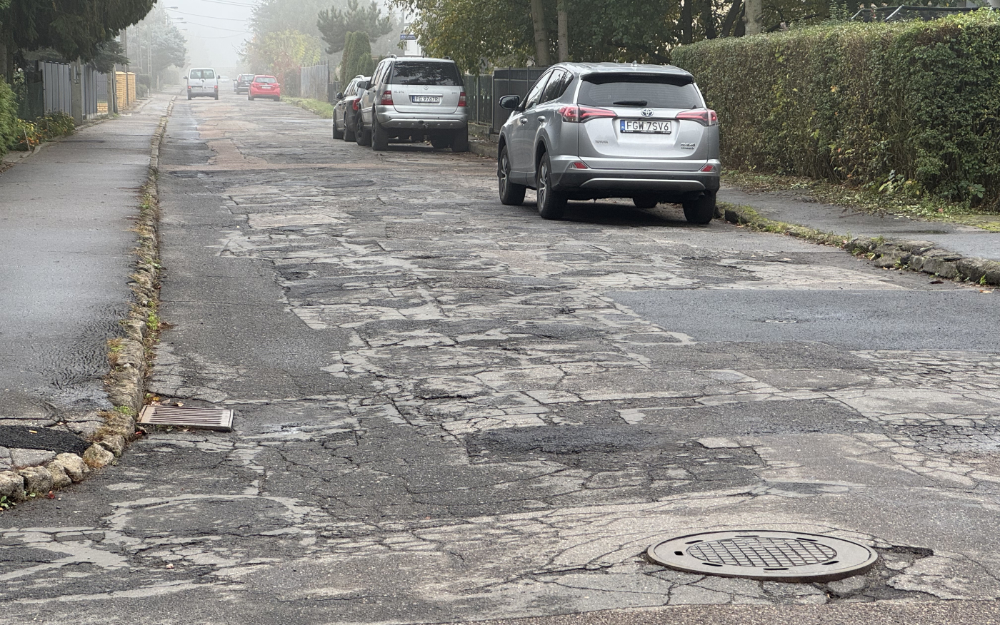 remont ulicy Brackiej Gorzów inwestycja drogowa przebudowa jezdni nowy asfalt kanalizacja deszczowa oświetlenie brakujący chodnik dom seniora