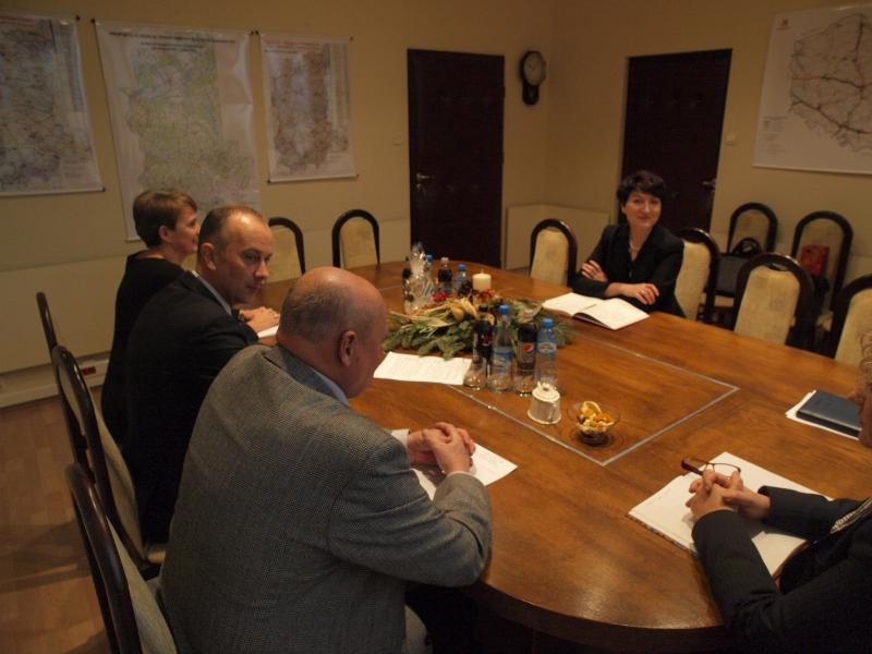 Marszałek uspokaja: sytuacja w szpitalu stabilna