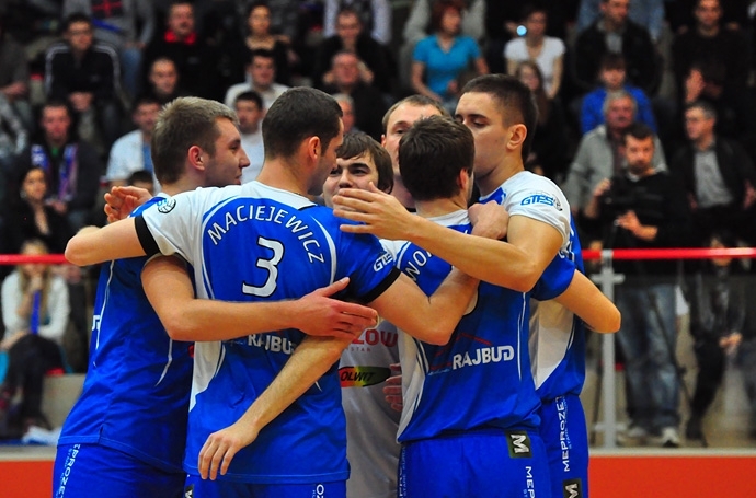 Siatkarze zapraszają na derby