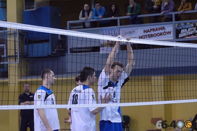 Przegrana po pięciosetowym pojedynku