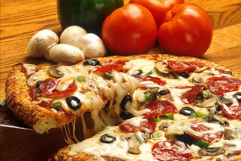 Połasili się na pizzę, teraz grozi im do 12 lat więzienia
