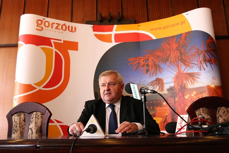 PiS chce zmniejszyć pensję prezydenta